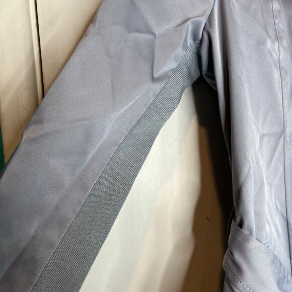 This is a BCBGeneration Envelope Collar Trench Coat in a light blue or chambray - Picture 5 of 10